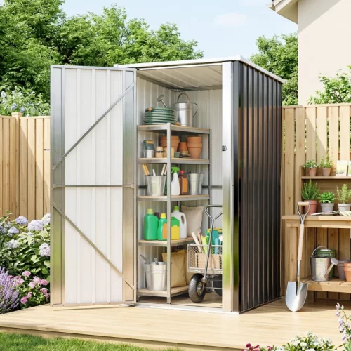 Abrigo de jardim compacto 0,69 m² com porta aberta a mostrar o interior