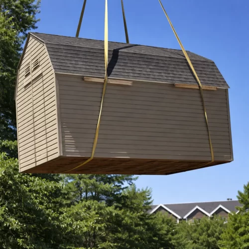 Abrigo de jardim elevado por uma grua