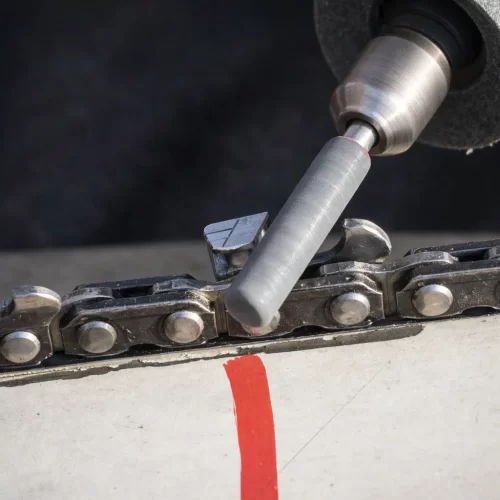 Técnica de afiação da corrente de motosserra com ferramenta rotativa