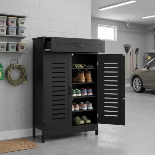 Sapateira preta para calçado desportivo numa garagem