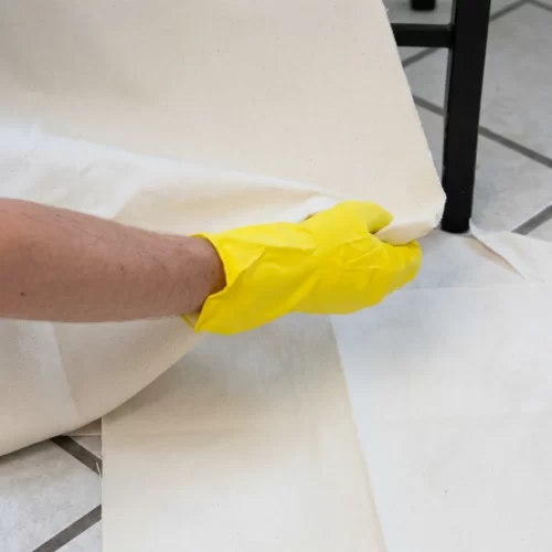 papel-cocina-proteger-suelo-limpieza-frigorifico.webp